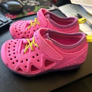 Crocs toddler 8 swiftwater play shoe